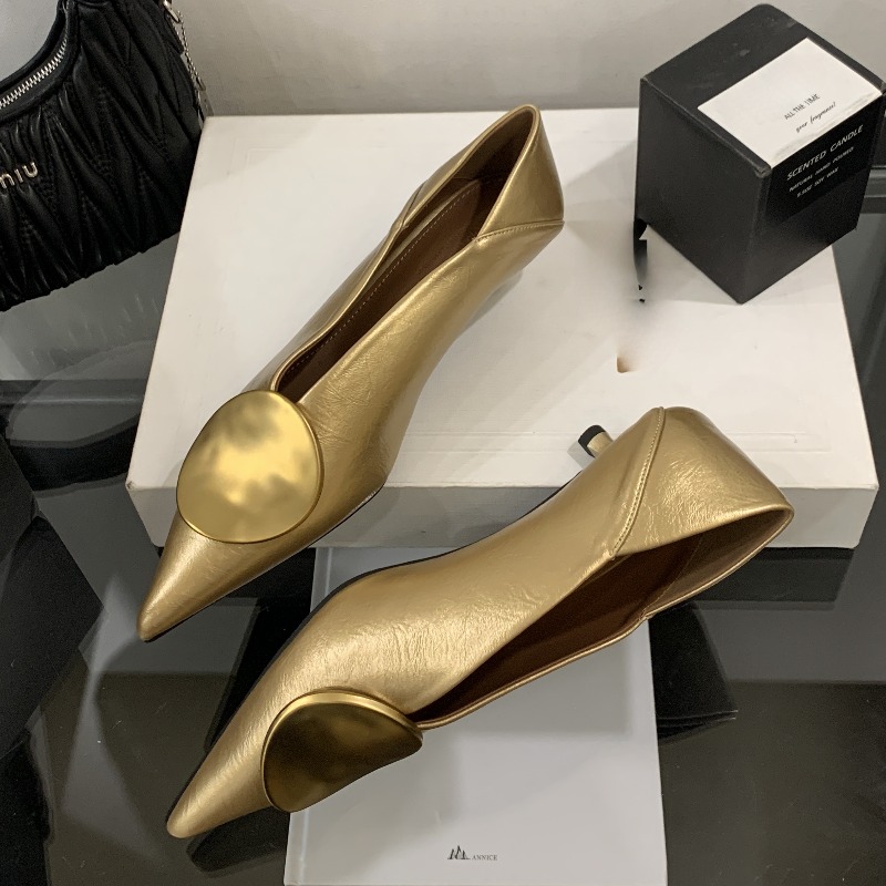 أحذية نسائية لربيع وصيف 2025 ب - مراجعة Women'S Fashion For 2025 وسعره