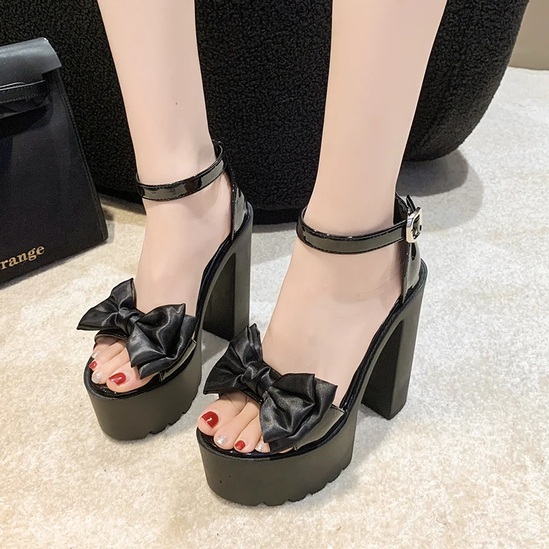 صنادل النساء 2025 أحذية الصيف  - مراجعة Women'S Fashion Trends 2025 وسعره