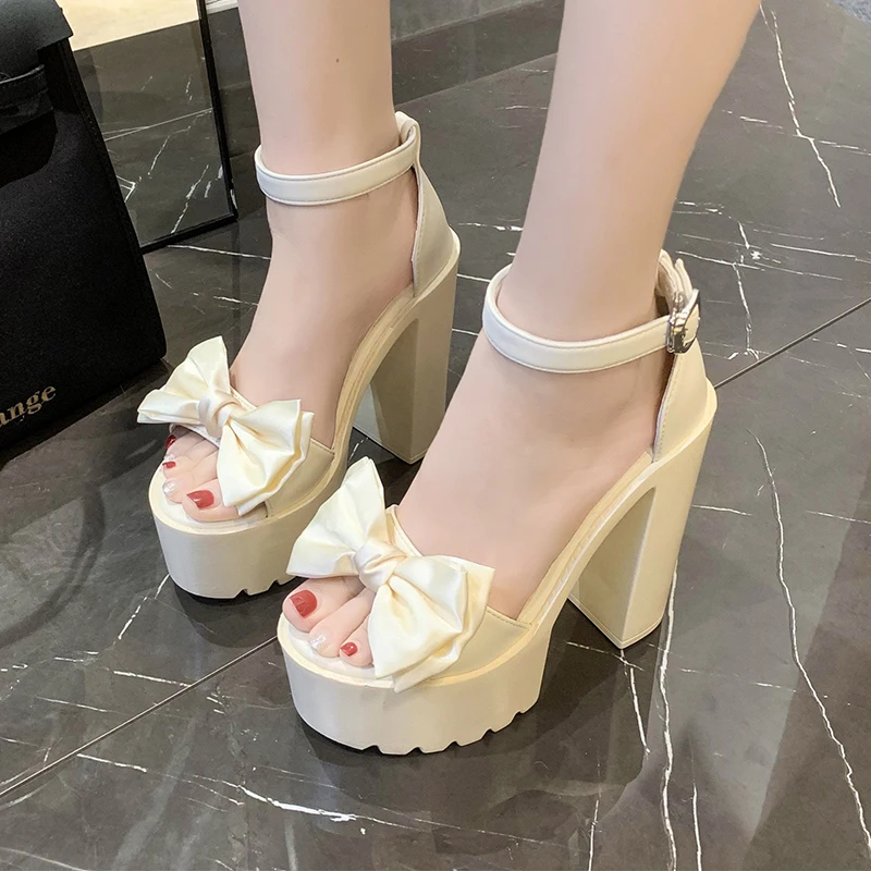 صنادل النساء 2025 أحذية الصيف  - مراجعة Women'S Fashion Trends 2025 وسعره